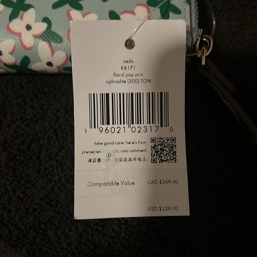 Kate Spade Wallet - Picture 5 of 5